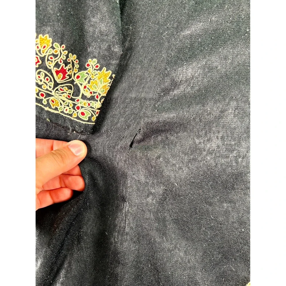 Vintage Womens Gown Black Velvet Embroidered Floral Stretch Round Neck Pullover